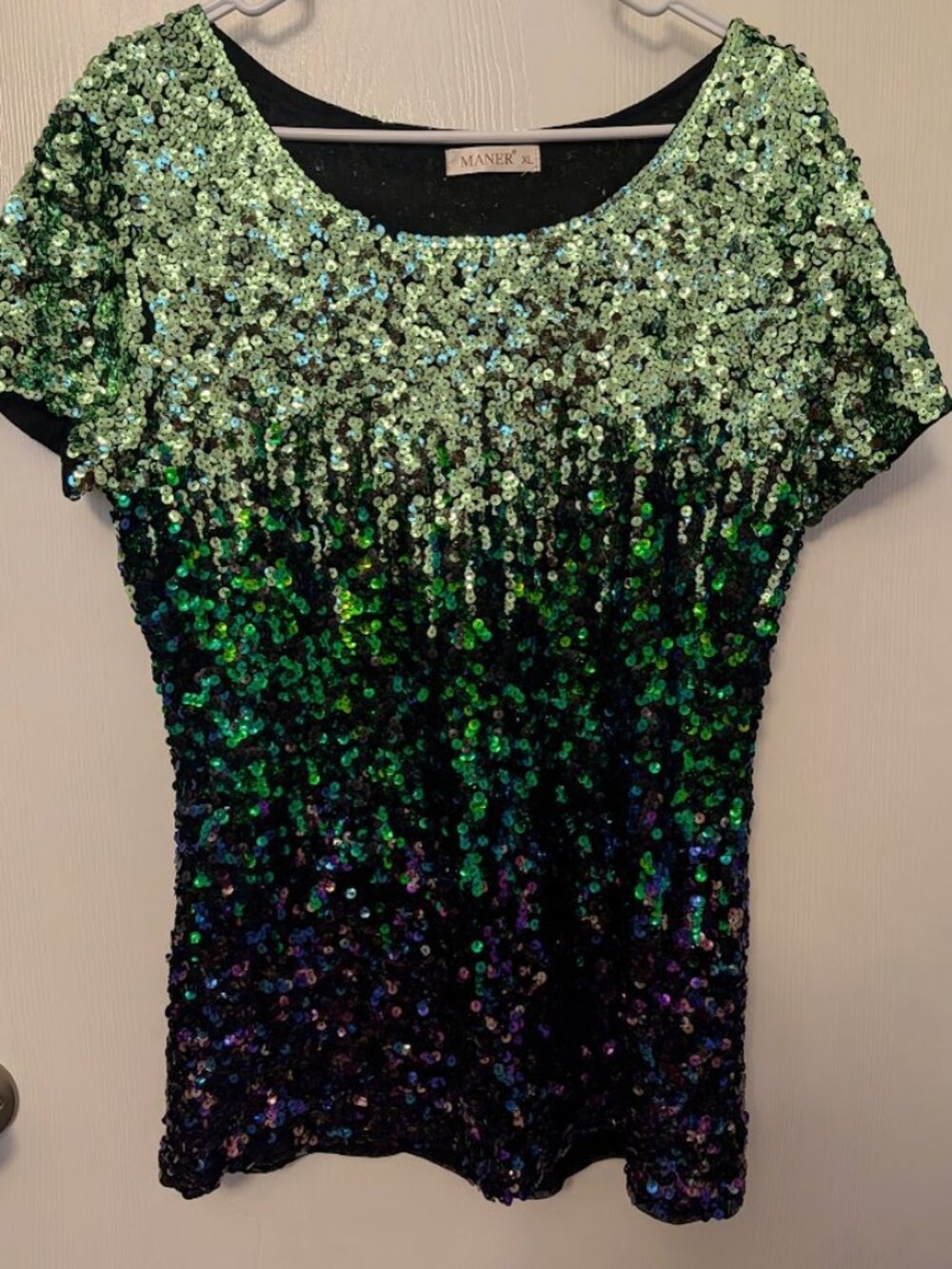 Maner Peacock colors ombré sequin top XL